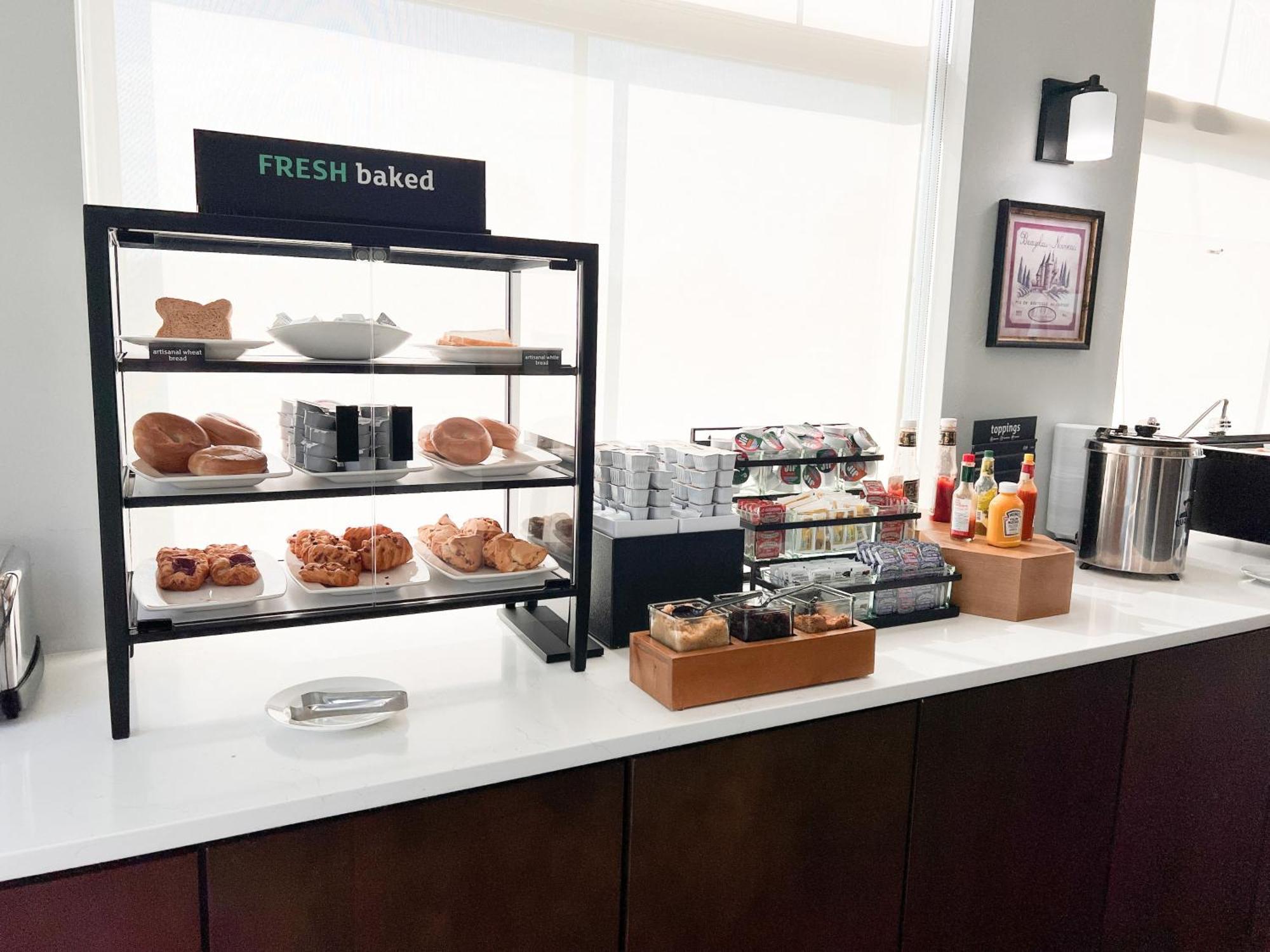 Holiday Inn Hotel & Suites Madison West - Middleton By Ihg Dış mekan fotoğraf