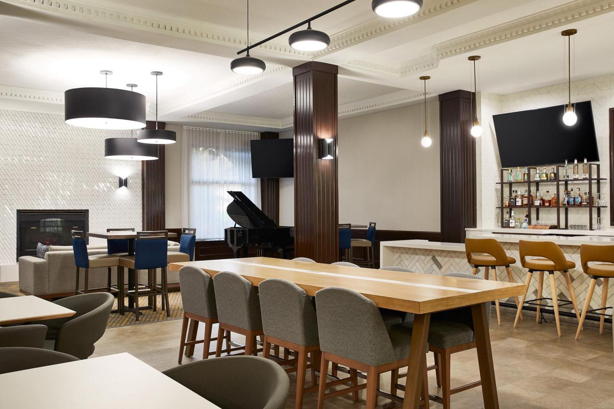 Holiday Inn Hotel & Suites Madison West - Middleton By Ihg Dış mekan fotoğraf