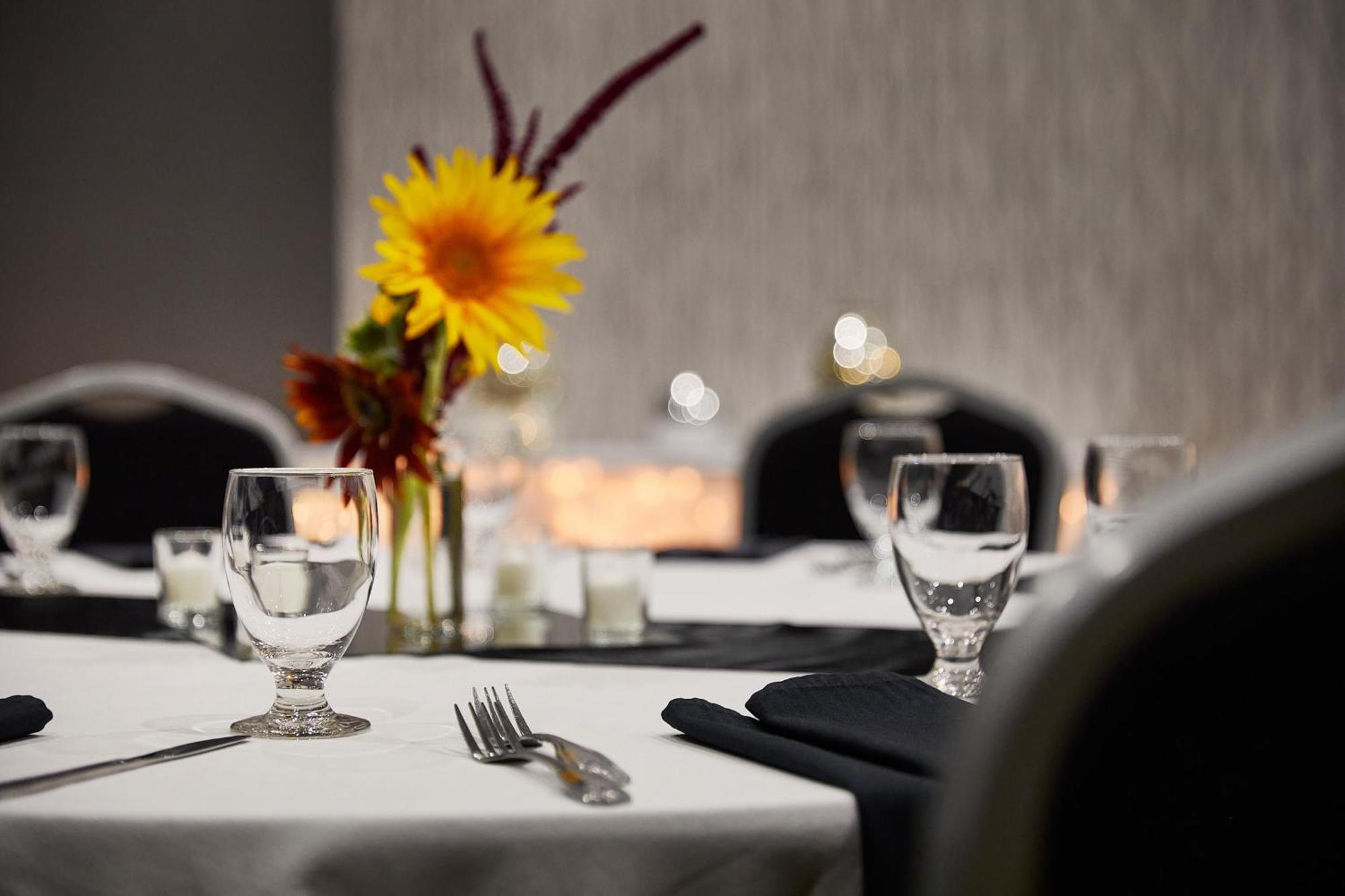 Holiday Inn Hotel & Suites Madison West - Middleton By Ihg Dış mekan fotoğraf